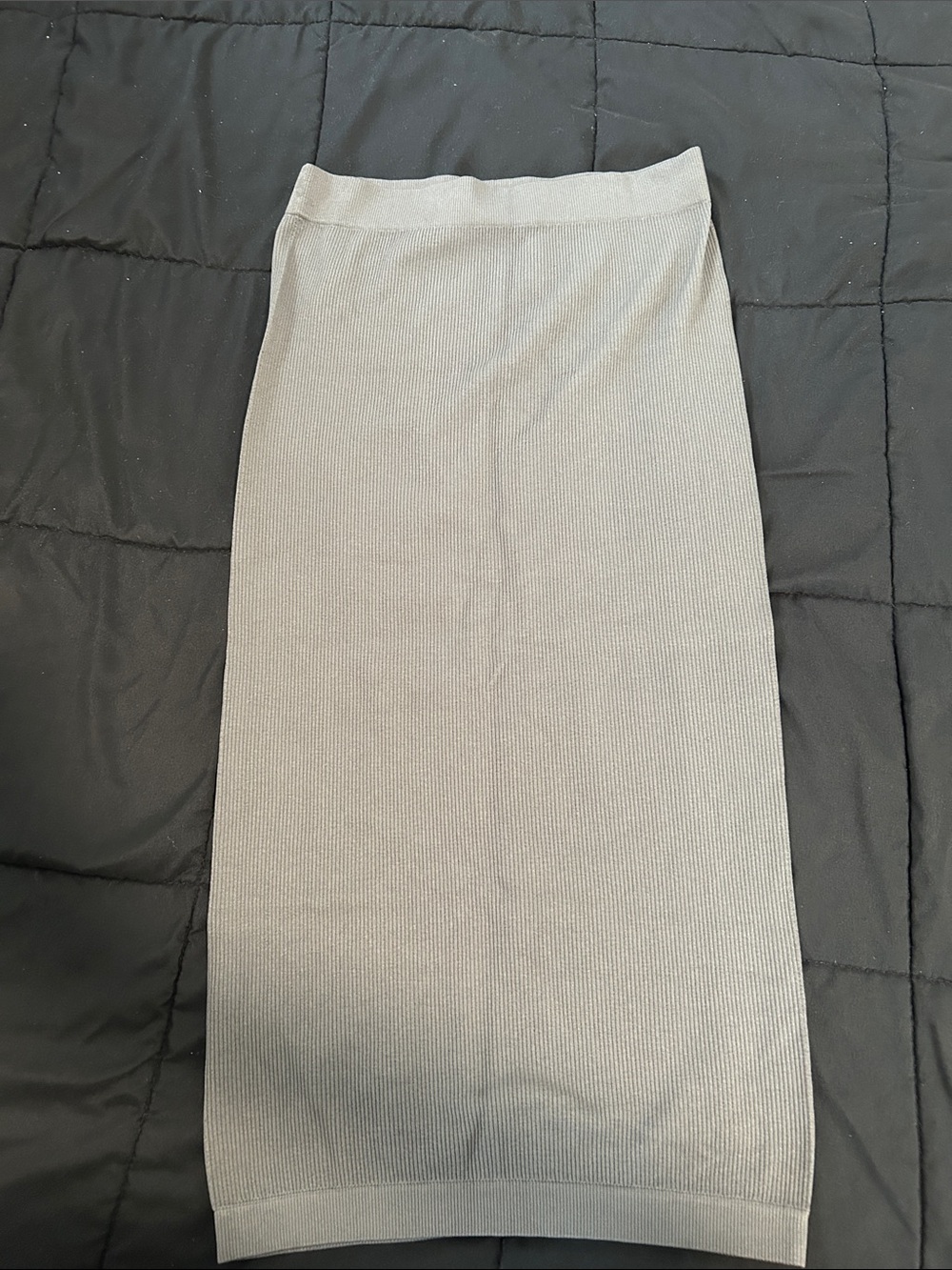Classic Rib Knit Midi Skirt in Dark Gray